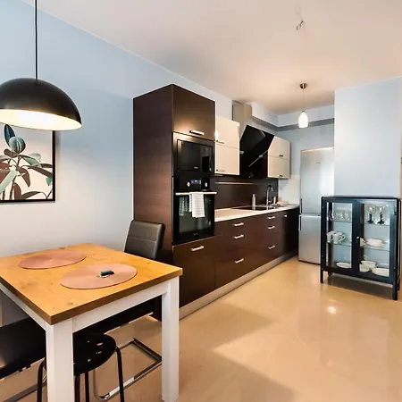 Wola Pleasure Place Apartment *